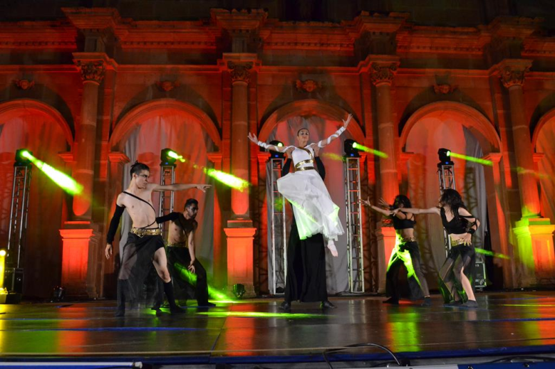 Show com a ONG Parceiros do Bem lota Centro Histórico